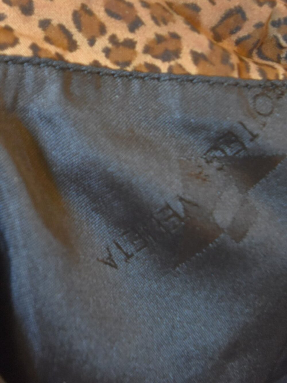 Vintage Bottega Veneta Leopard Print Drawstring Pouch Bag Italy Rare BV - Picture 11 of 13
